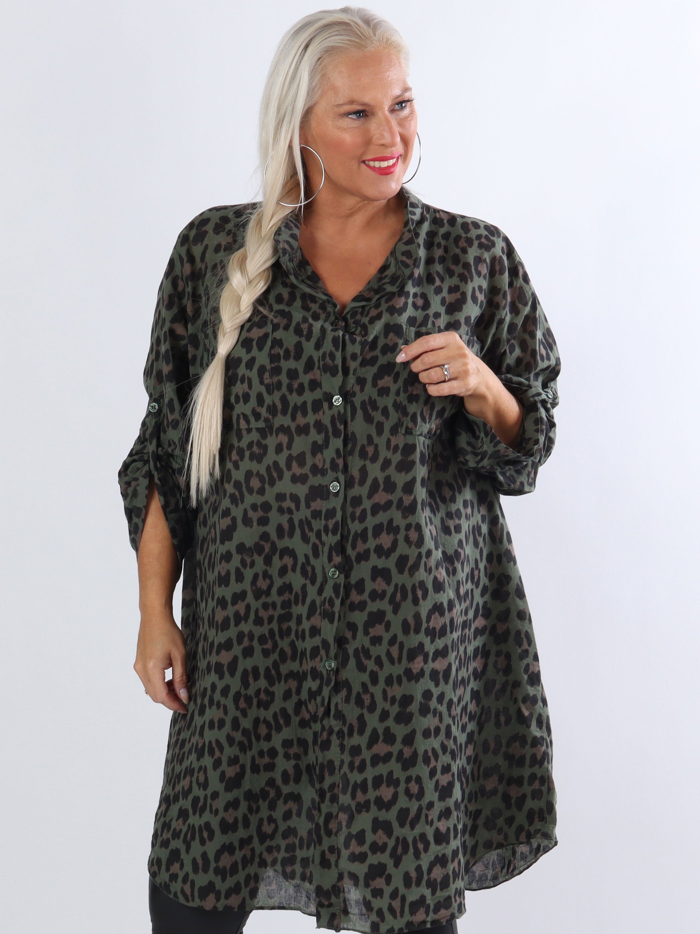 Berna Leo - Plus size skjorta i leopardmönster med fickor